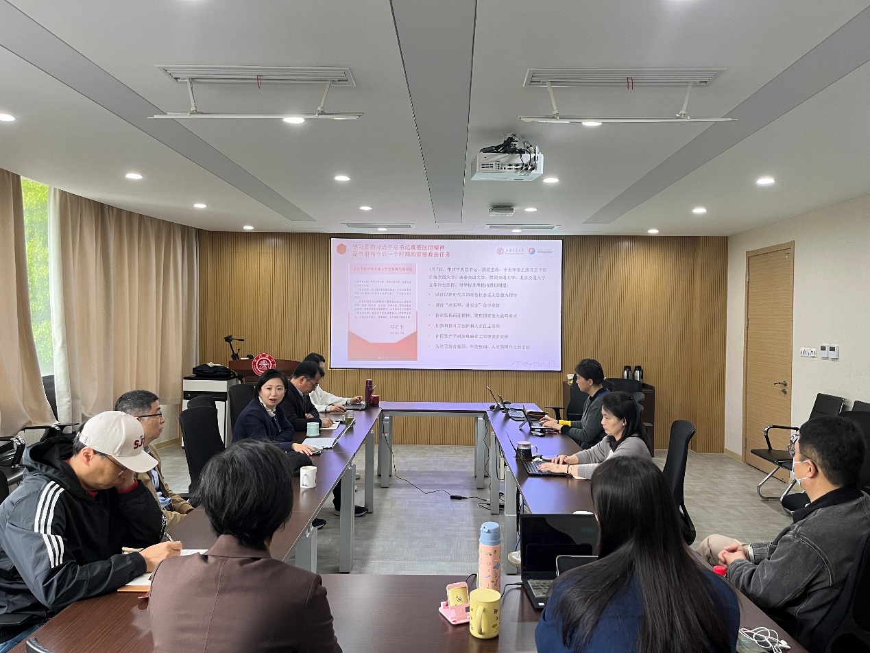 e8体育官网党委理论学习中心组专题学习习近平总书记重要回信精神